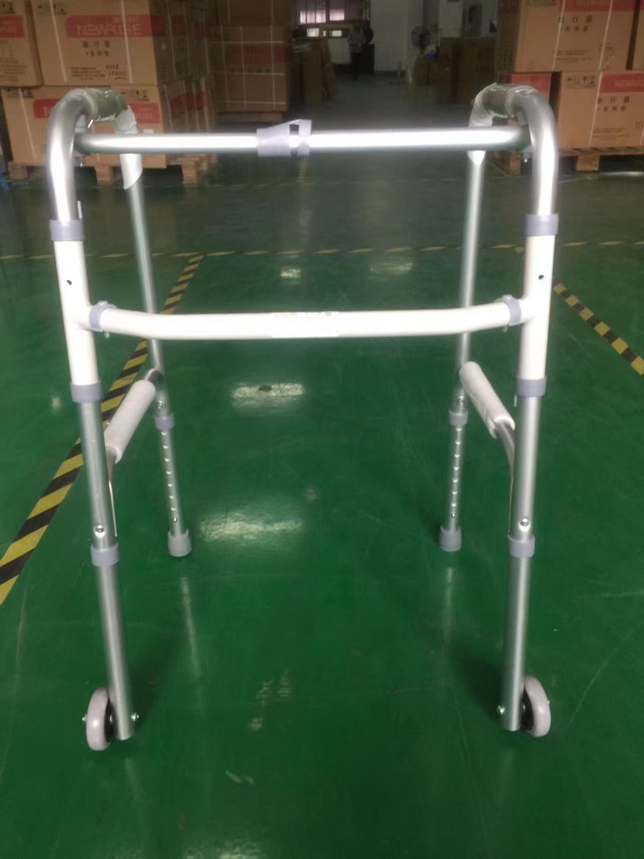 BME 812 Aluminium Faltbares leichtes Wanderer mit Rädern