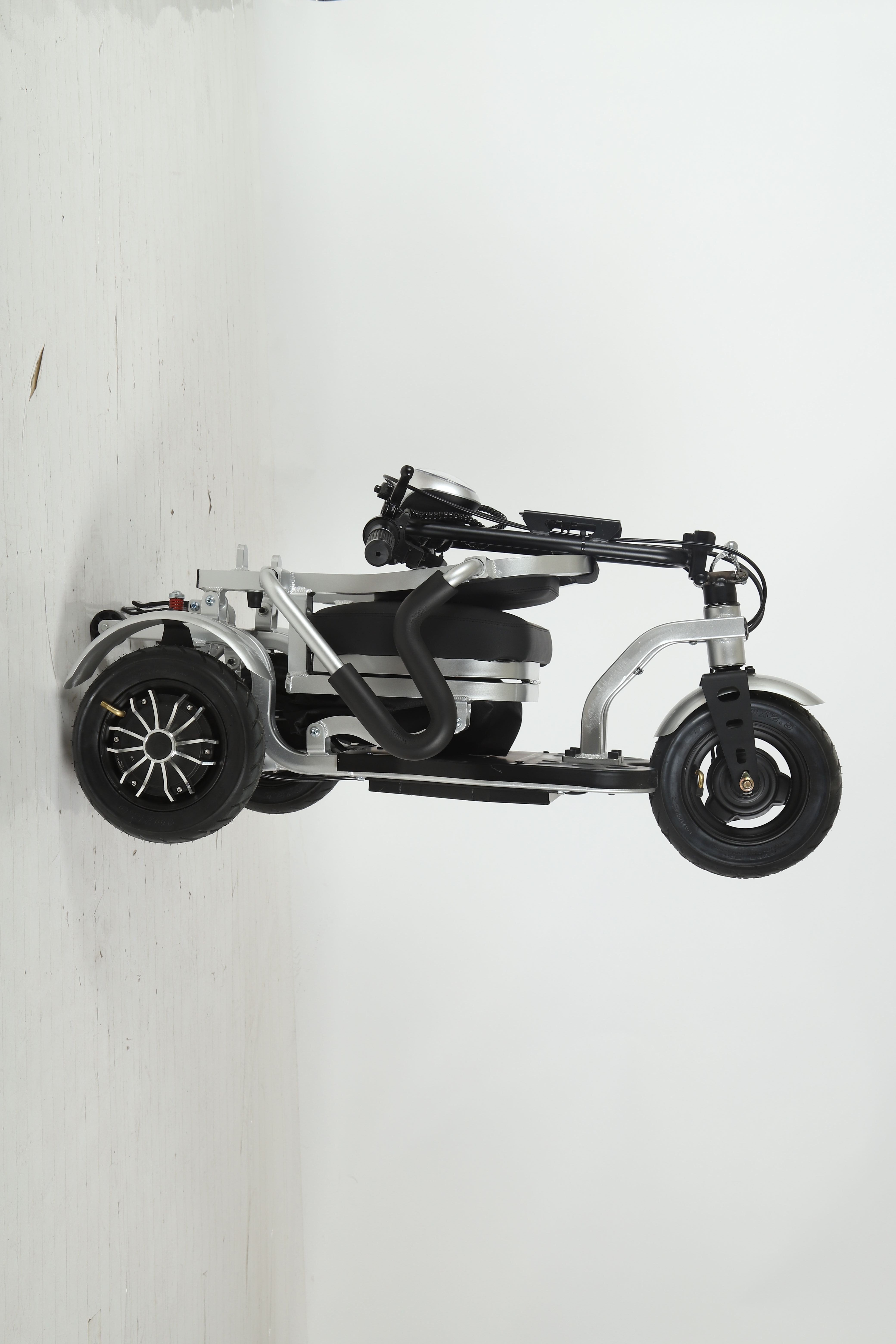 Alle Gelände bewertet Mobilitätsroller mit Trailer
